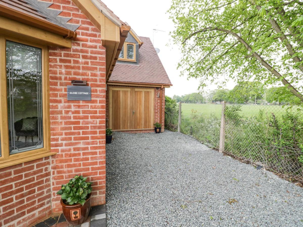 Globe Cottage สแตรทฟอร์ด อะพอน เอวอน ภายนอก รูปภาพ
